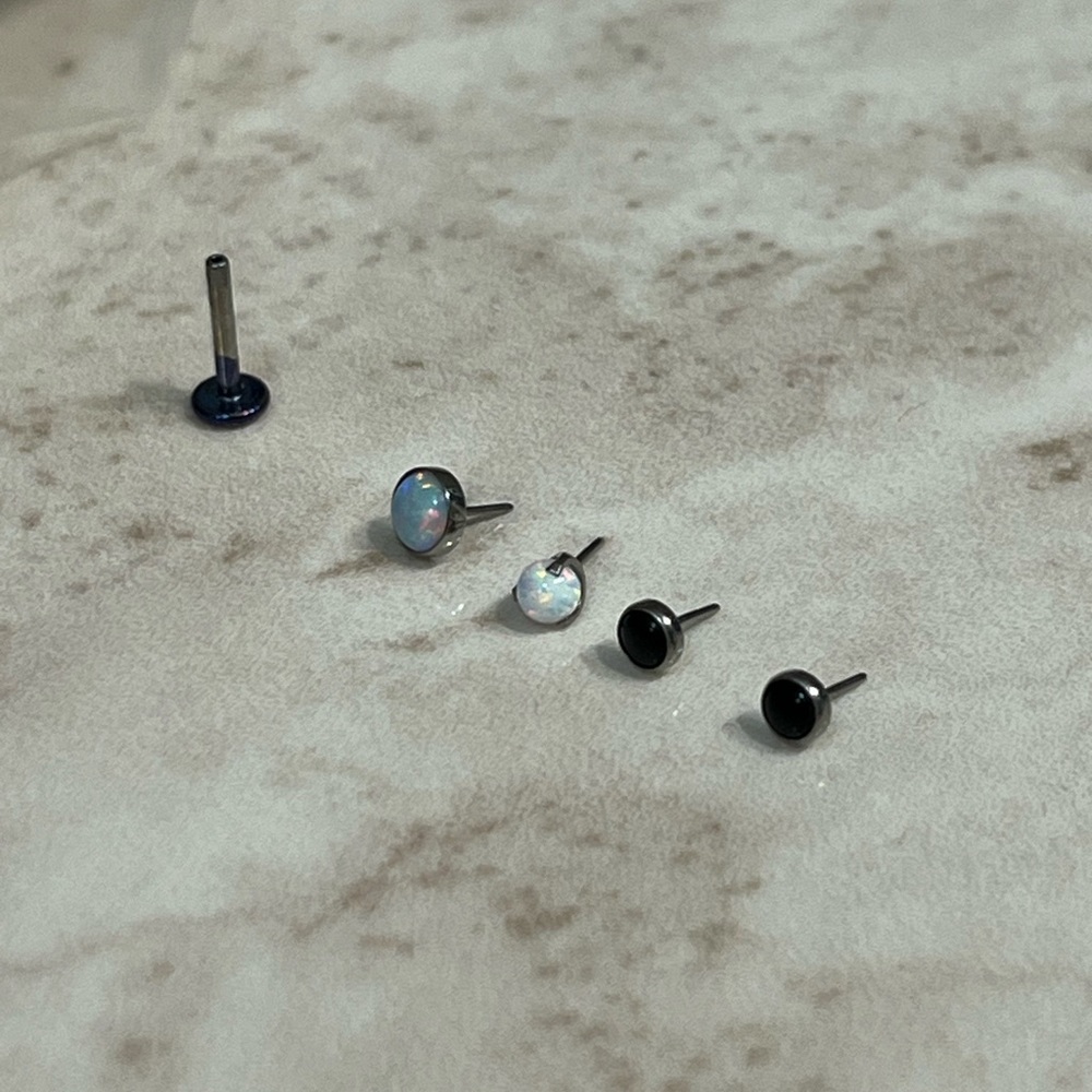 Threadless Jewelry (READ DESCRIPTION)